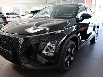 Neu Omoda 5 147 PS (108 kW) 2025 Schwarz SUV