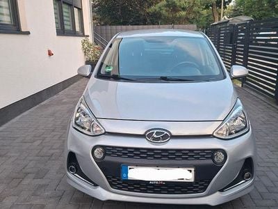 Silber Gebraucht 2019 Hyundai i10 Kleinwagen | 8.400 € (Guter Preis)