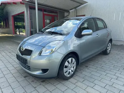 Używany Toyota Yaris 90 KM (66 kW) 2007 Szary Hatchback