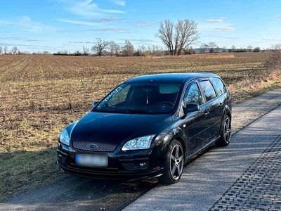 Używany Ford Focus 125 KM (91 kW) 2006 Czarny Kombi