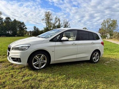 Gebraucht BMW 220 Gran Tourer Luxury Line 190 PS (139 kW) 2016 Weiß Van / Kleinbus
