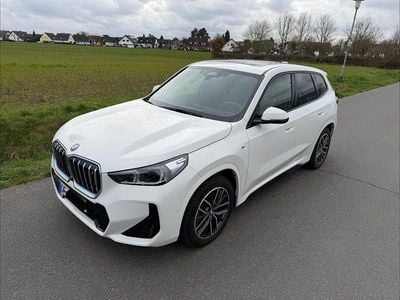 Gebraucht BMW iX1 M Sport 230 kW (313 PS) 2023 Weiß SUV