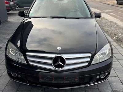 Gebraucht Mercedes 220 Avantgarde 170 PS (125 kW) 2010 Schwarz Kombi