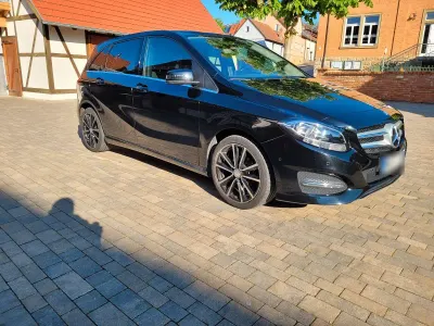 Gebraucht Mercedes B180 Style 109 PS (80 kW) 2016 Schwarz Kleinwagen