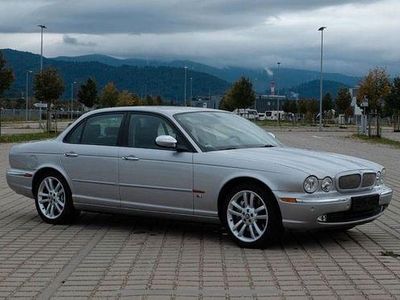 Jaguar XJR