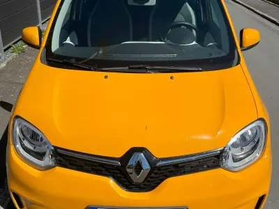 Używany Renault Twingo 73 KM (53 kW) 2020 Żółty Hatchback