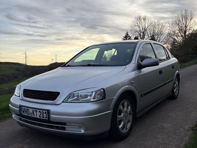 Gebraucht Opel Astra 84 PS (61 kW) 2001 Silber Limousine