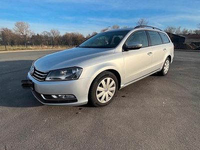 Usata VW Passat 105 CV (77 kW) 2011 Argento Station wagon
