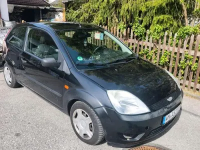Używany Ford Fiesta 60 KM (44 kW) 2005 Czarny Hatchback