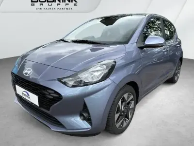 Gebraucht Hyundai i10 Trend 63 PS (46 kW) 2025 Blau Kleinwagen