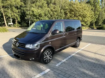 Gebraucht VW Multivan Highline 179 PS (131 kW) 2014 Violett Van / Kleinbus