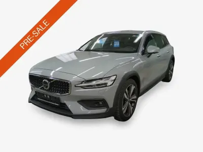 Gebraucht Volvo V60 CC 197 PS (144 kW) 2023 Vapour grau metallic Kombi
