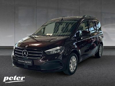 Gebraucht Mercedes T180 Progressive 131 PS (96 kW) 2025 Rubellitrot Van / Kleinbus