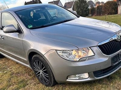 Gebraucht Skoda Superb 160 PS (117 kW) 2013 Grau Limousine