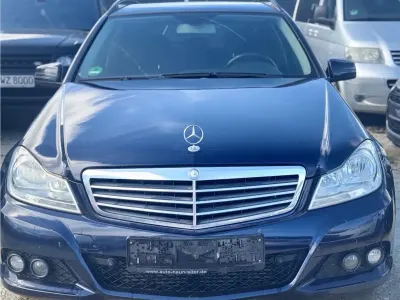 Gebraucht Mercedes C180 156 PS (114 kW) 2013 Blau Kombi