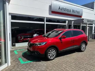 Gebraucht Renault Kadjar Collection 131 PS (96 kW) 2017 Feuerrot SUV