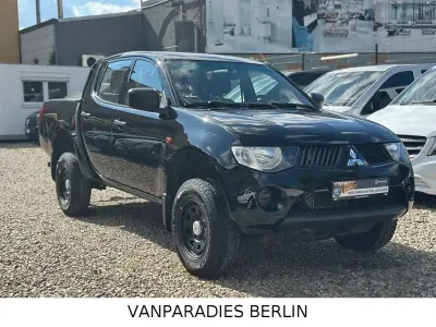 Gebraucht Mitsubishi L200 Invite 136 PS (100 kW) 2010 Schwarz Pickup