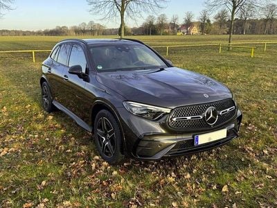 Grau Gebraucht 2025 Mercedes GLC300 AMG SUV | 67.900 € (Etwas zu teuer)
