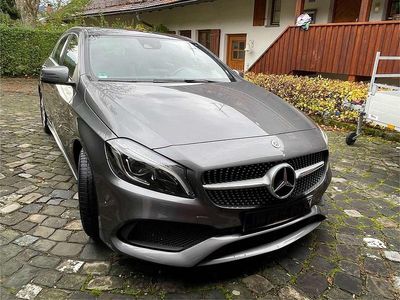 Gebraucht Mercedes A200 Edition 136 PS (100 kW) 2017 Grau Limousine