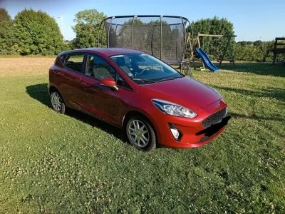 Gebraucht Ford Fiesta Cool & Connect 101 PS (74 kW) 2017 Rot Kleinwagen