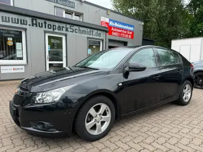 Gebraucht Chevrolet Cruze LT 124 PS (91 kW) 2011 Schwarz Kleinwagen