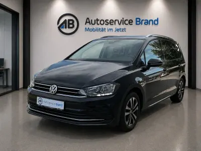 Gebraucht VW Golf VIII IQ Drive 131 PS (96 kW) 2020 Schwarz Limousine