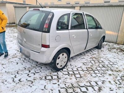 gebraucht Opel Meriva mit sehr wenig km