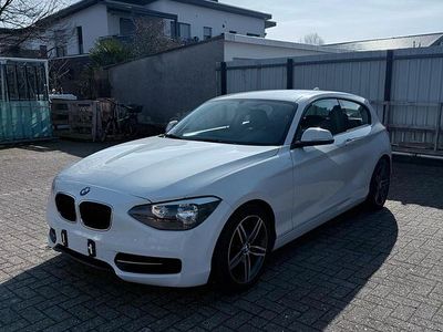 Gebraucht BMW 116 Sport Line 115 PS (84 kW) 2012 Weiß Kleinwagen
