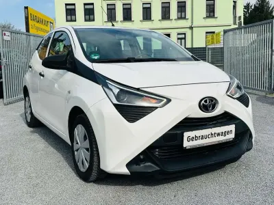 Używany Toyota Aygo 72 KM (52 kW) 2021 Biały Hatchback