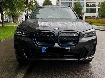 gebraucht BMW iX3 M Sport Impressive grau metallic Laser AHK