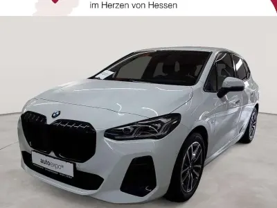 Gebraucht BMW 220 Active Tourer M Sport 156 PS (114 kW) 2023 Alpinweiß Van / Kleinbus