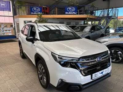 Usata Subaru Forester Platinum 136 CV (100 kW) 2025 Bianco SUV