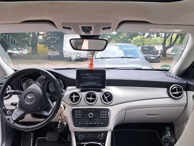 Mercedes CLA200