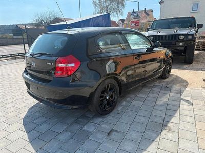 Gebraucht BMW 116 116 PS (85 kW) 2010 Schwarz Kleinwagen