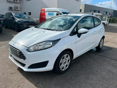 Second-hand Ford Fiesta 65 CP (47 kW) 2014 Alb Hatchback