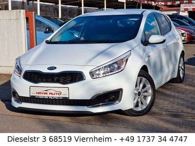 Gebraucht Kia Ceed 135 PS (99 kW) 2015 Weiß Kleinwagen