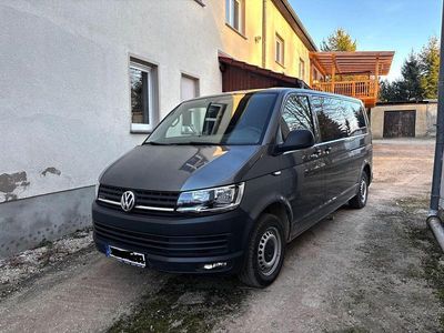 Schwarz Gebraucht 2019 VW Caravelle Van / Kleinbus | 29.900 € (Fairer Preis)