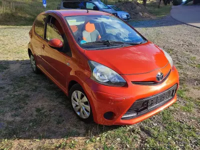 Gebraucht Toyota Aygo Connect Style 68 PS (50 kW) 2012 Orange Kleinwagen