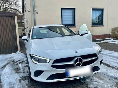 Gebraucht Mercedes CLA250e Shooting Brake 160 PS (117 kW) 2022 Weiß Kombi