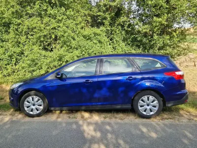 Gebraucht Ford Focus SYNC Edition 101 PS (74 kW) 2014 Blau Kombi