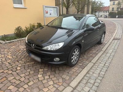 Gebraucht Peugeot 206 CC 109 PS (80 kW) 2004 Schwarz Cabrio