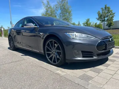 Käytetty Tesla Model S 245 kW (334 HP) 2015 Harmaa Viistoperä