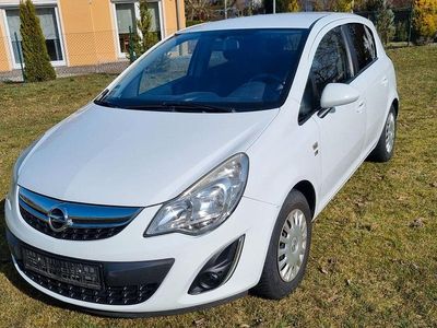 Gebraucht Opel Corsa Color Edition 87 PS (63 kW) 2012 Weiß Kleinwagen