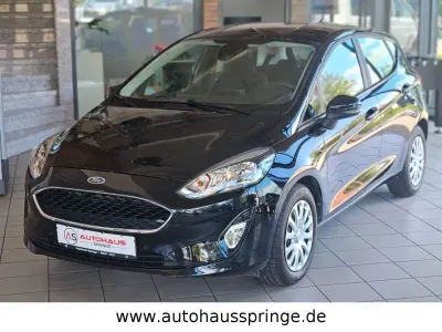 Gebraucht Ford Fiesta Cool & Connect 101 PS (74 kW) 2016 Schwarz Kleinwagen