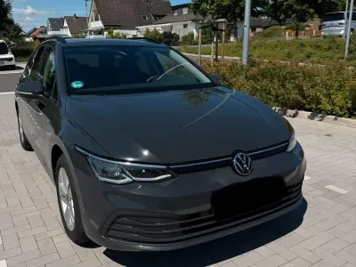 Gebraucht VW Golf VIII Life 150 PS (110 kW) 2021 Grau Kombi