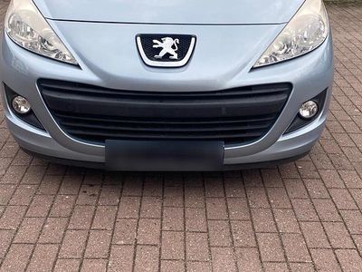 Gebraucht Peugeot 207 73 PS (53 kW) 2010 Blau Coupé