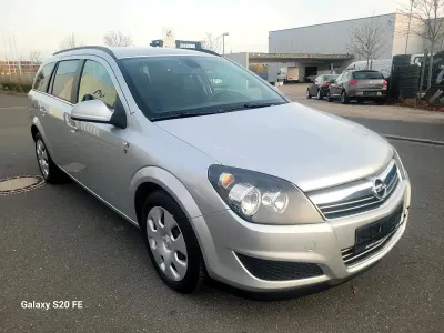 Gebraucht Opel Astra 110 PS (80 kW) 2010 Grau Kombi