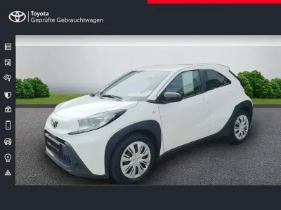 Gebraucht Toyota Aygo X X-play 72 PS (52 kW) 2023 Super white 2 SUV