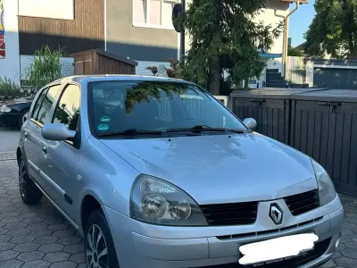 Gebraucht Renault Clio 75 PS (55 kW) 2005 Silber Kleinwagen