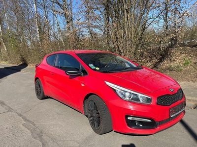 Gebraucht Kia Ceed 105 PS (77 kW) 2016 Rot Kleinwagen